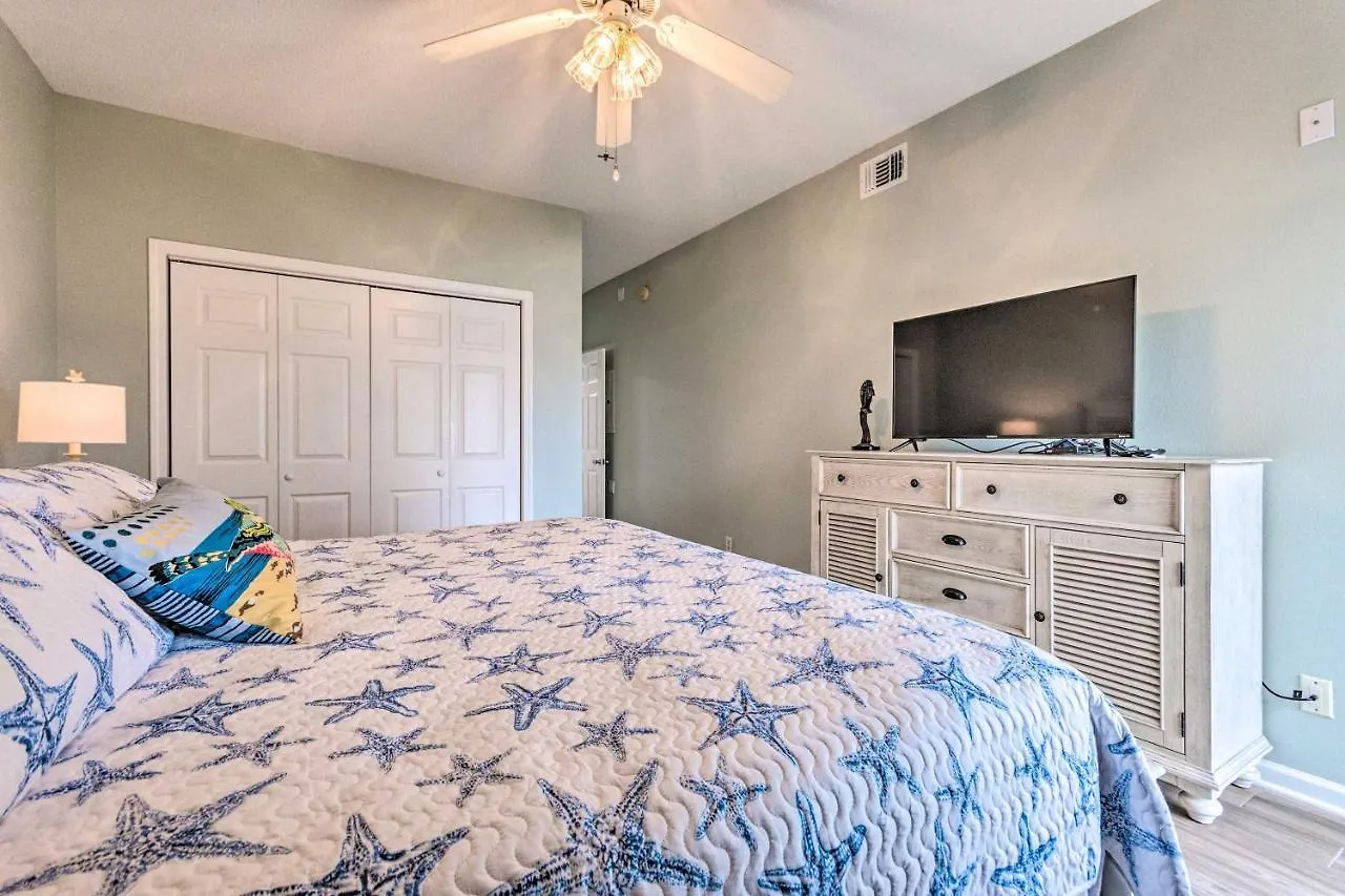 Coastal Condo With Pool - Walk To Destin Beach!