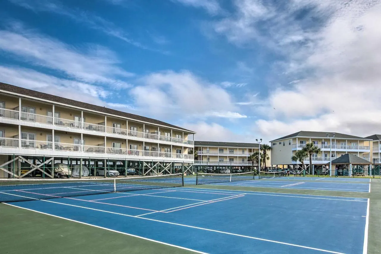 Apartment Coastal Condo With Pool - Walk To Destin Beach! United States