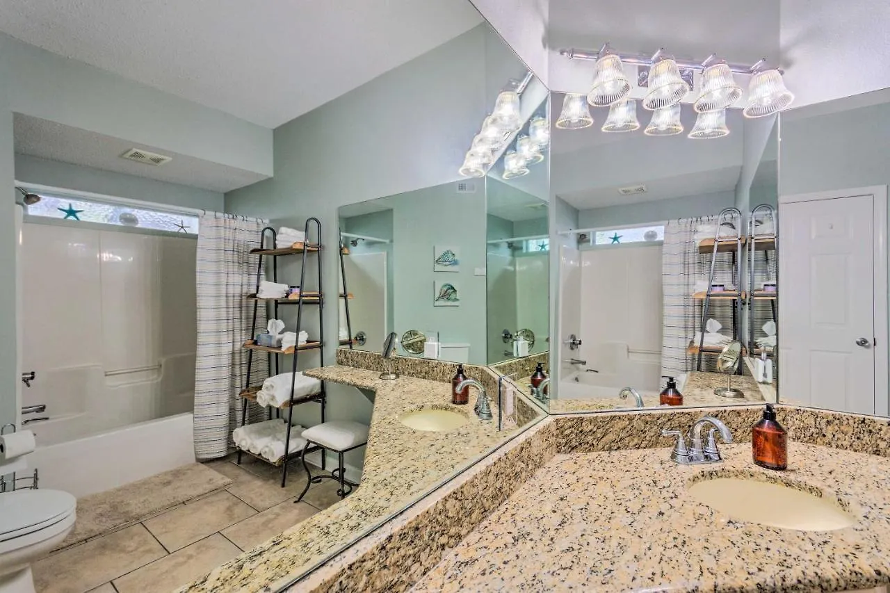 Coastal Condo With Pool - Walk To Destin Beach! 0*,