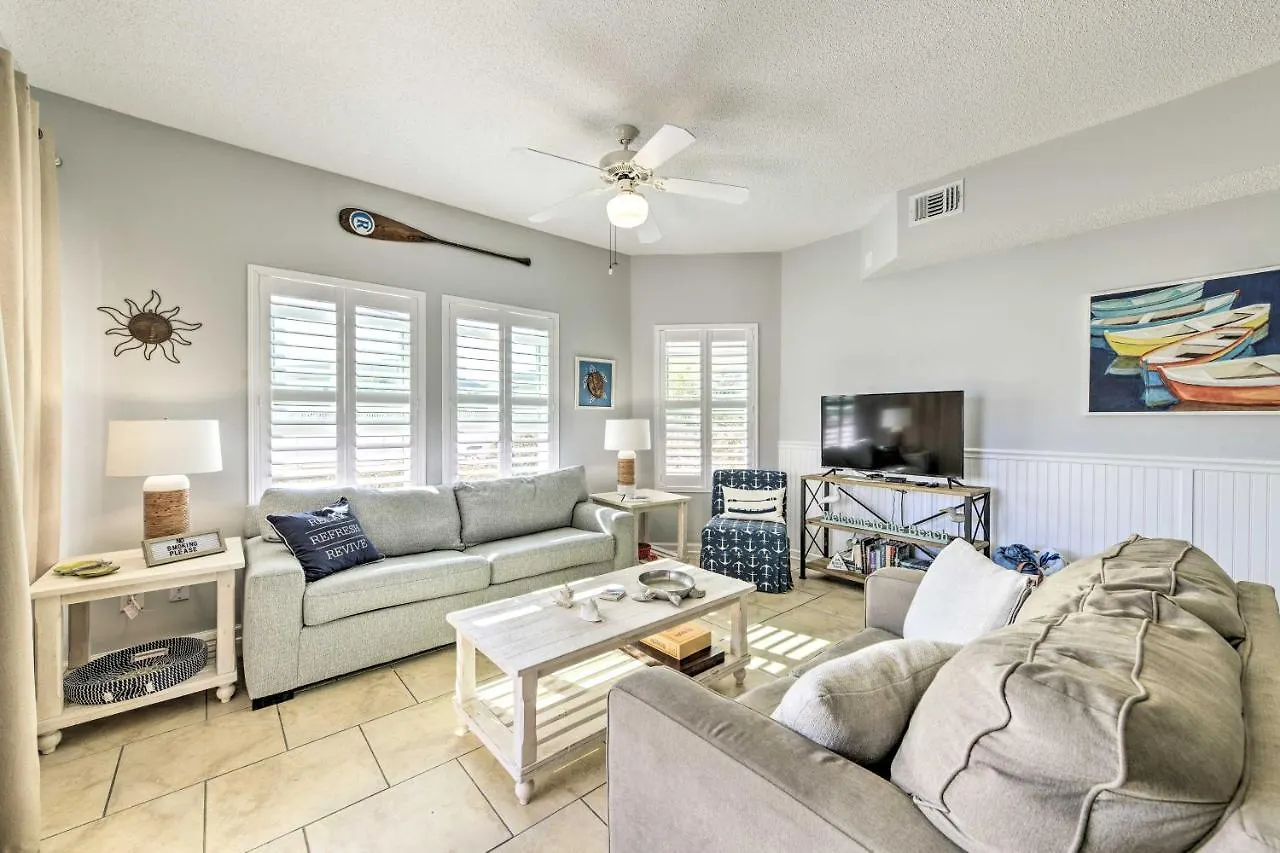 Apartment Coastal Condo With Pool - Walk To Destin Beach! United States